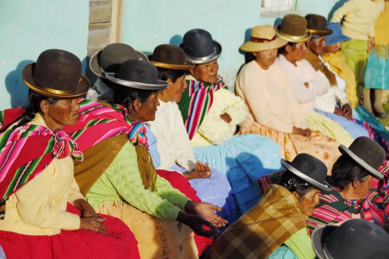 best gifts and souvenirs from bolivia - bowler hats 