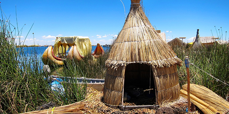 totora houses